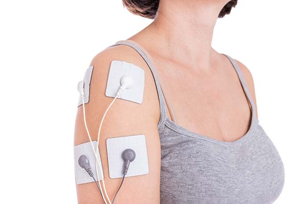 Appareil TENS/EMS, Masseur de Pouls Cou/Taille, Appareil de Stimulation  électrique avec 4 électrodes TENS pour le Soulagement de la Douleur et le
